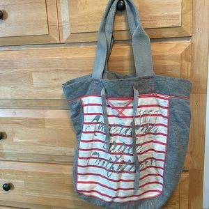 American Eagle tote bag.